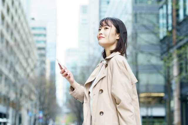 女性の転職スーツは季節も意識する